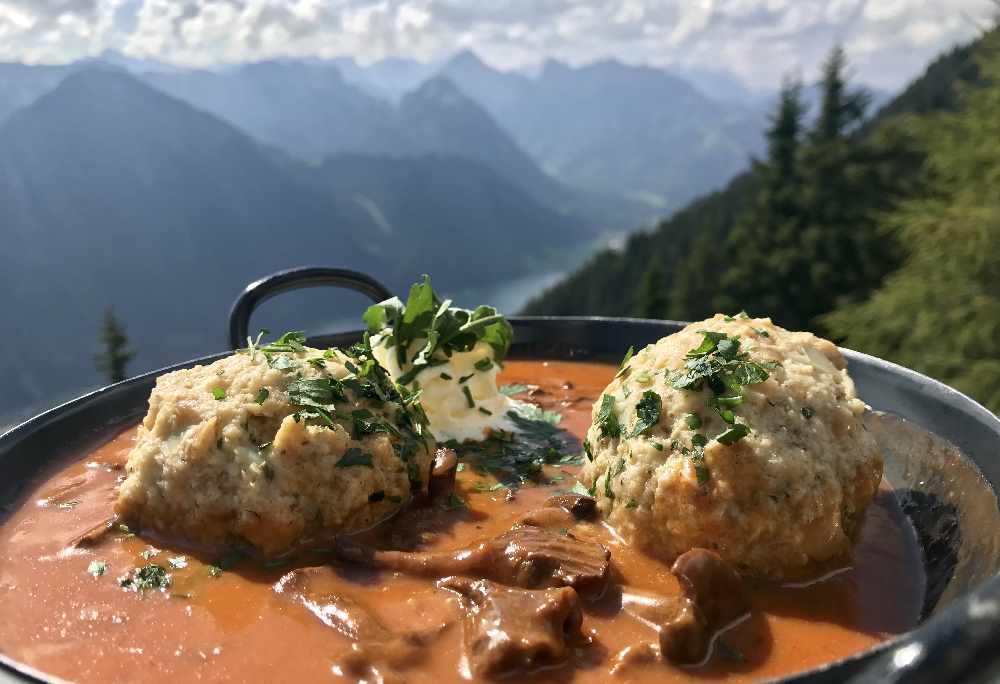 Tirol Blog Tipps: Gut Essen und Trinken bei der Erfurter Hütte oder nebenan im Berggasthof Rofan