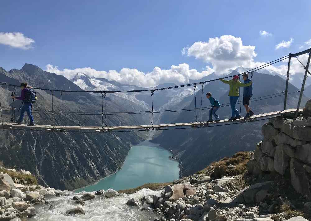 Traumziel nicht nur für Reiseblogger: Die Hängebrücke im Zillertal