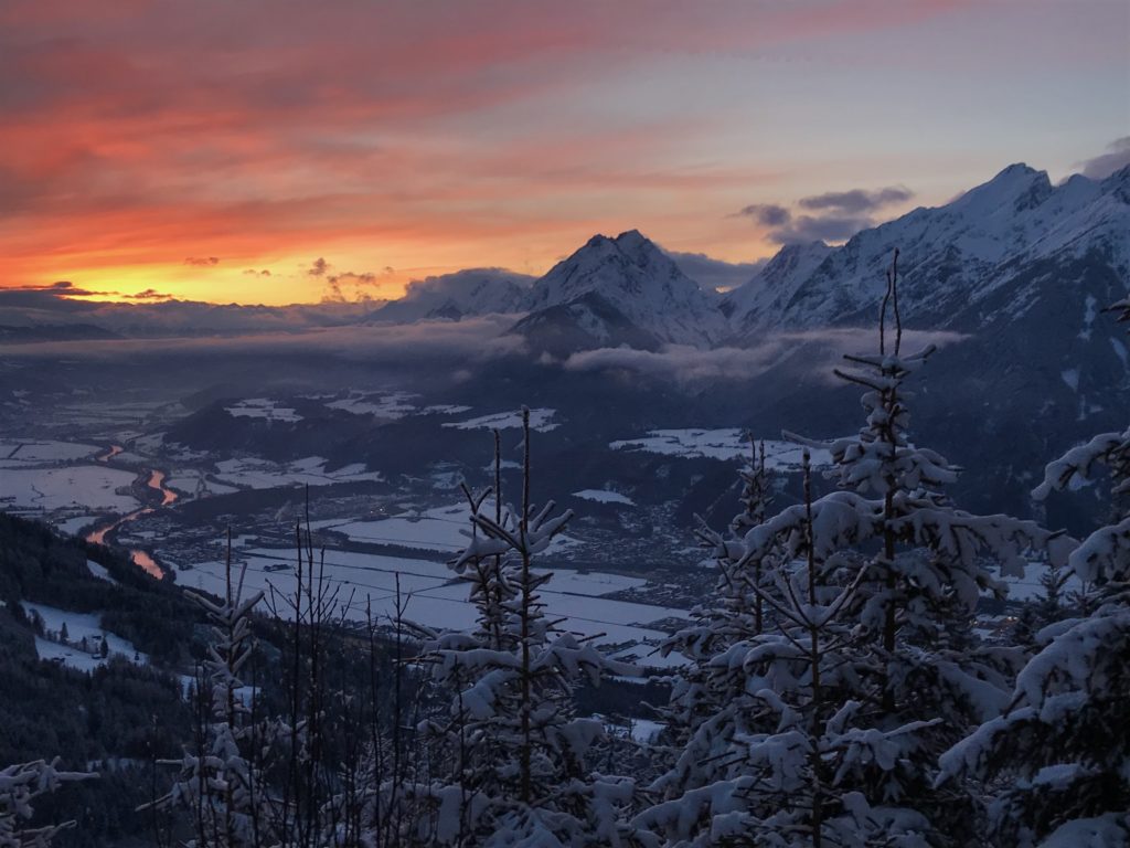 Sonnenuntergang gibt´s aber auch im Winter mit Schnee und Abendrot im Karwendel