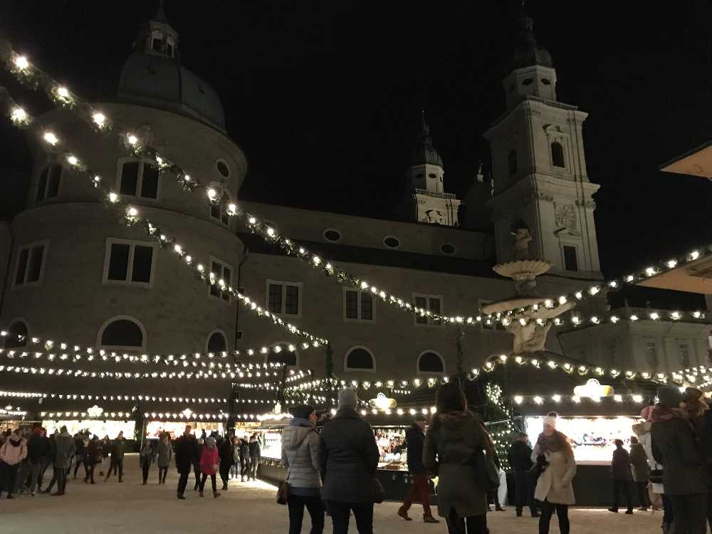 Weihnachtsmarkt Salzburg: Besuch die Veranstaltung mit den Bläsern am Christkindlmarkt in Salzburg
