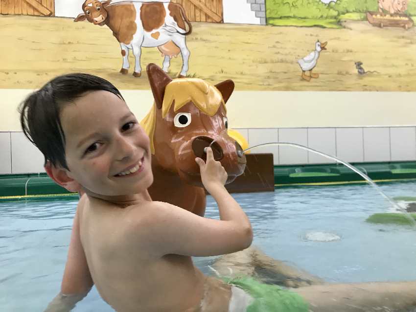 Familienhotel mit Schwimmbad und speziellem Kinderbecken