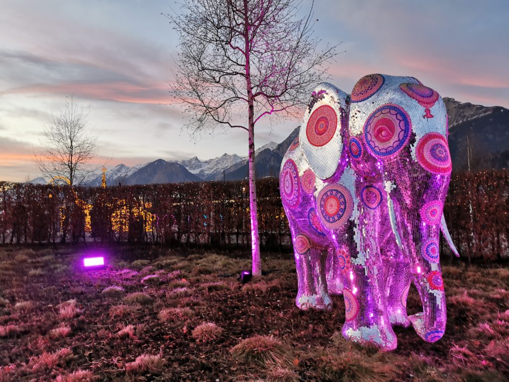 Swarovski Kristallwelten Lichterfestival - das ist der Elefant am Eingang